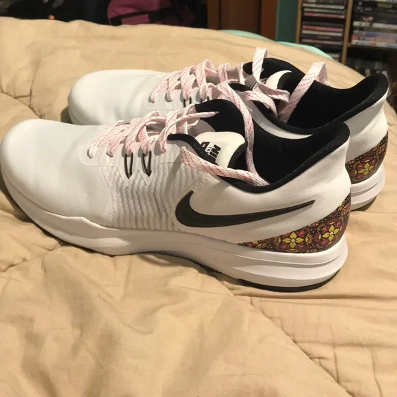 NWT NIKE SHOES - Picture 1 of 6